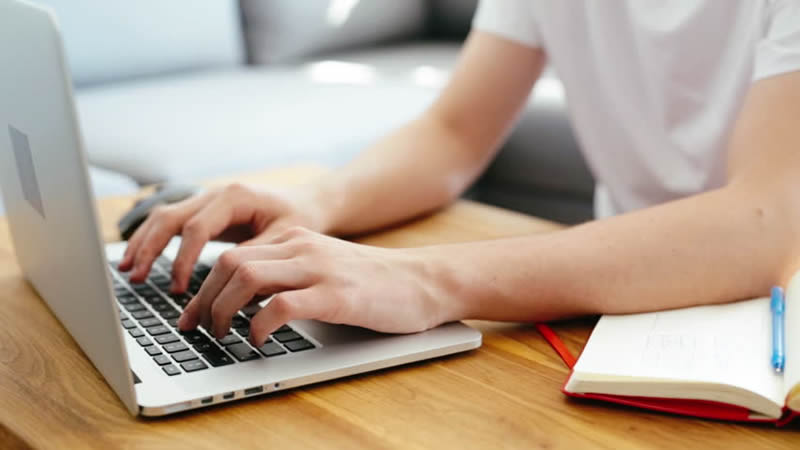 Como seria a metodologia de acompanhamento do aluno EaD